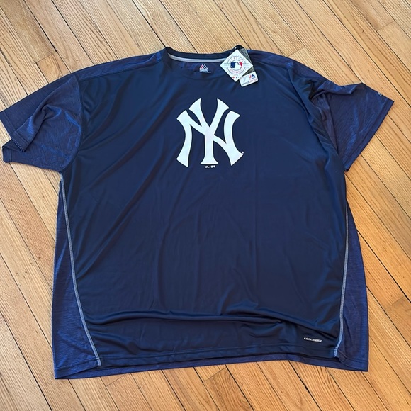 Yankees Big and Tall Cool Base Tshirt - Picture 1 of 4